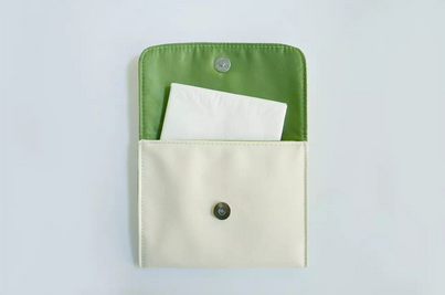 精致简洁的便携包