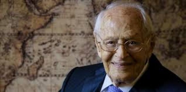 避孕药创始人逝世享年102岁 创造“魔丸”改变世界