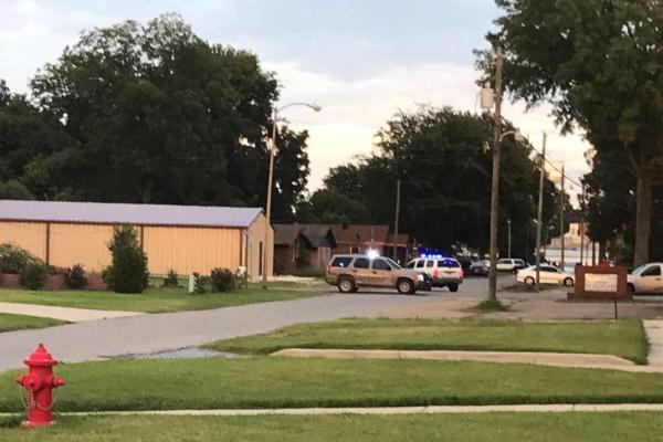 美国阿肯色州枪击最新进展 嫌犯已被击毙