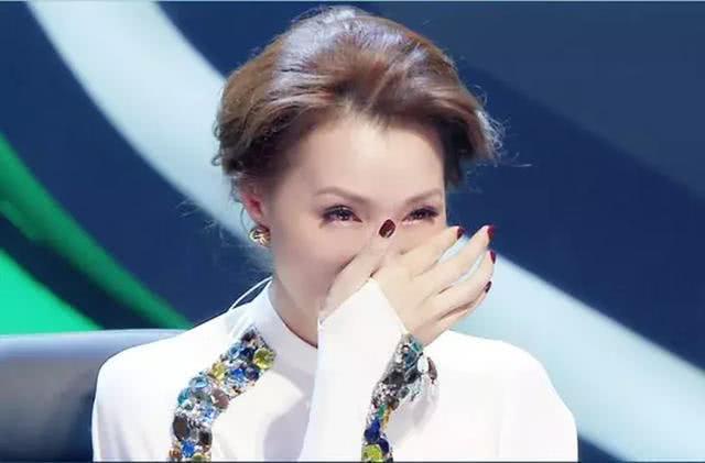 袁立力挺董卿 嘴上一套心里一套都是利己主义