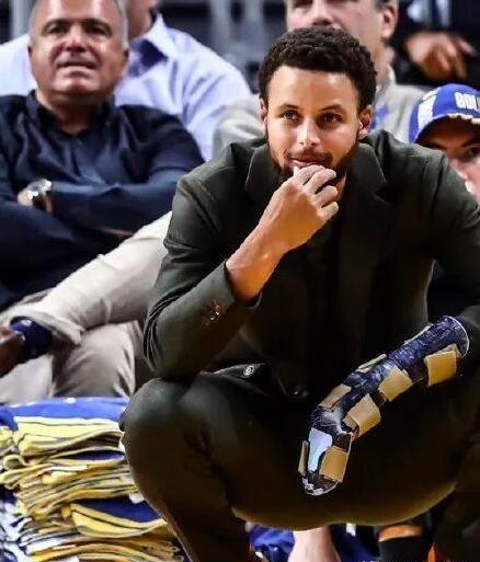 库里再次接受手术 移除钢钉但可能会缺席赛季剩余全部比赛