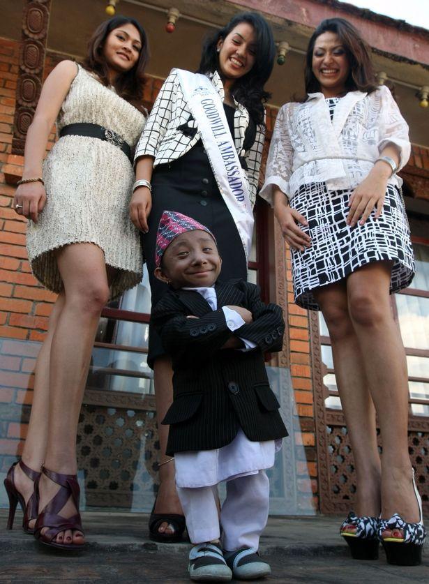 世界最矮的人去世 身残志坚生前担任尼泊尔旅游大使