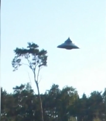 波兰男子拍到罕见UFO清晰照是玩具 波兰男子疑拍到UFO被专家夸